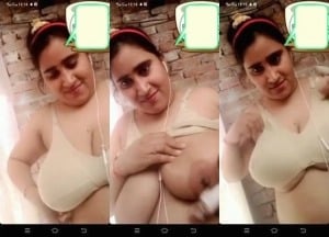 Desi Bhabhi XXX of Desi Bhabhi Shows Boobs and pussy
