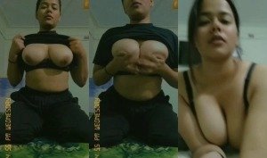 Sexy Desi Girl Play With Her Boob viral mms xxx